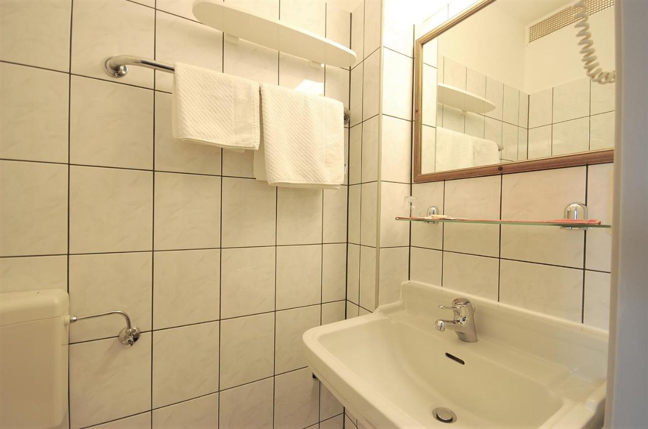 Hotel Haus Isenburg ノイ・イーゼンブルク エクステリア 写真