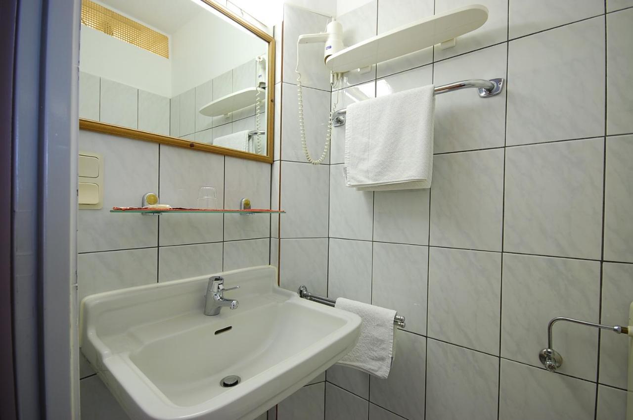 Hotel Haus Isenburg ノイ・イーゼンブルク エクステリア 写真