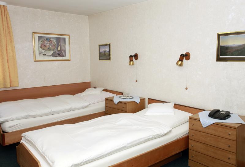 Hotel Haus Isenburg ノイ・イーゼンブルク エクステリア 写真